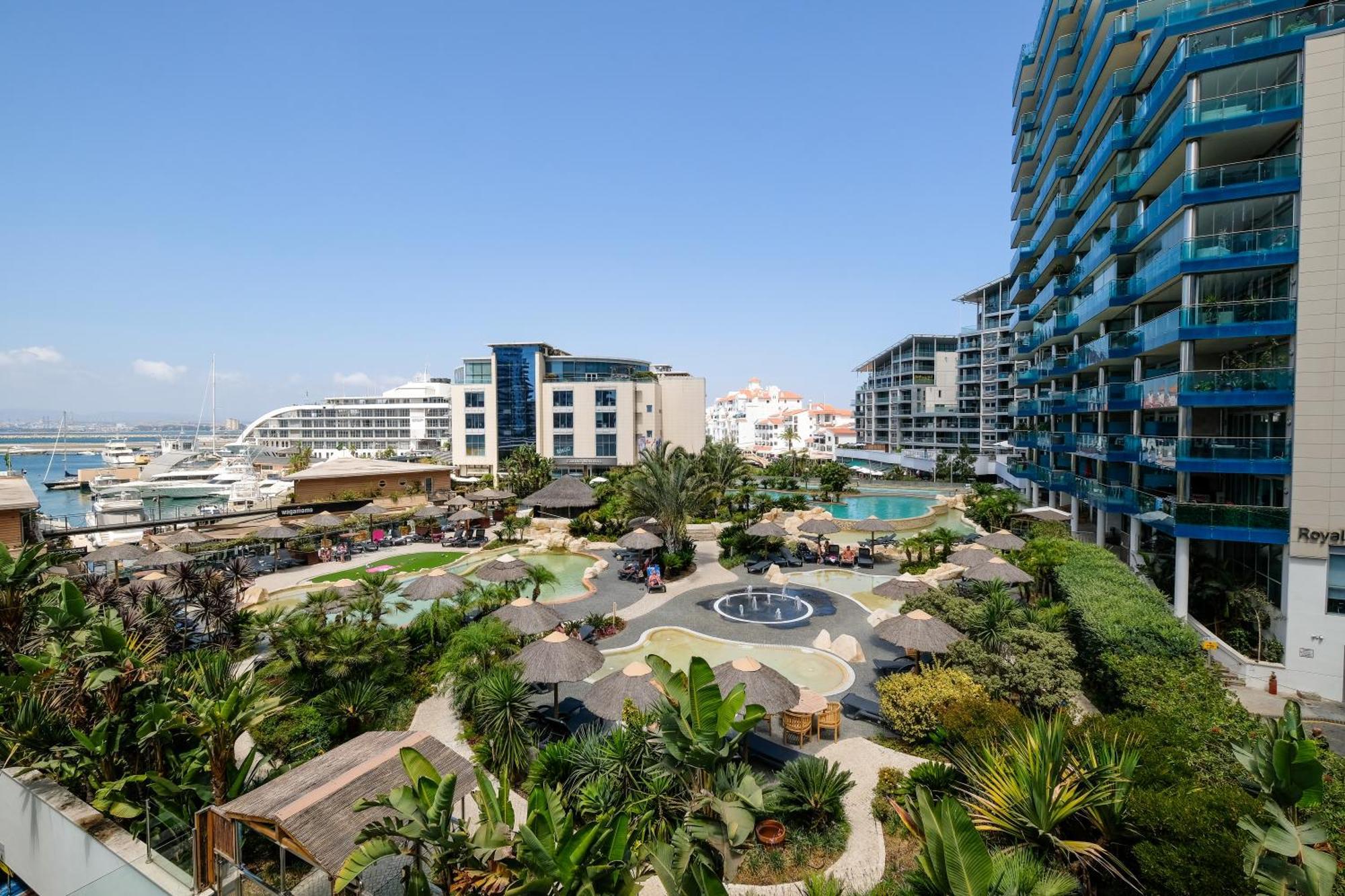 Ocean Village 2 Bedroom Apartment Gibraltar Bagian luar foto